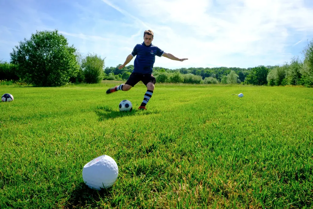 Ballon posé au départ sur le gazon